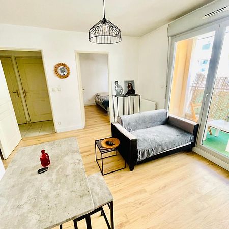 Appartement Avec Place De Parking Et Piscine Villefranche-sur-Saône Exterior foto